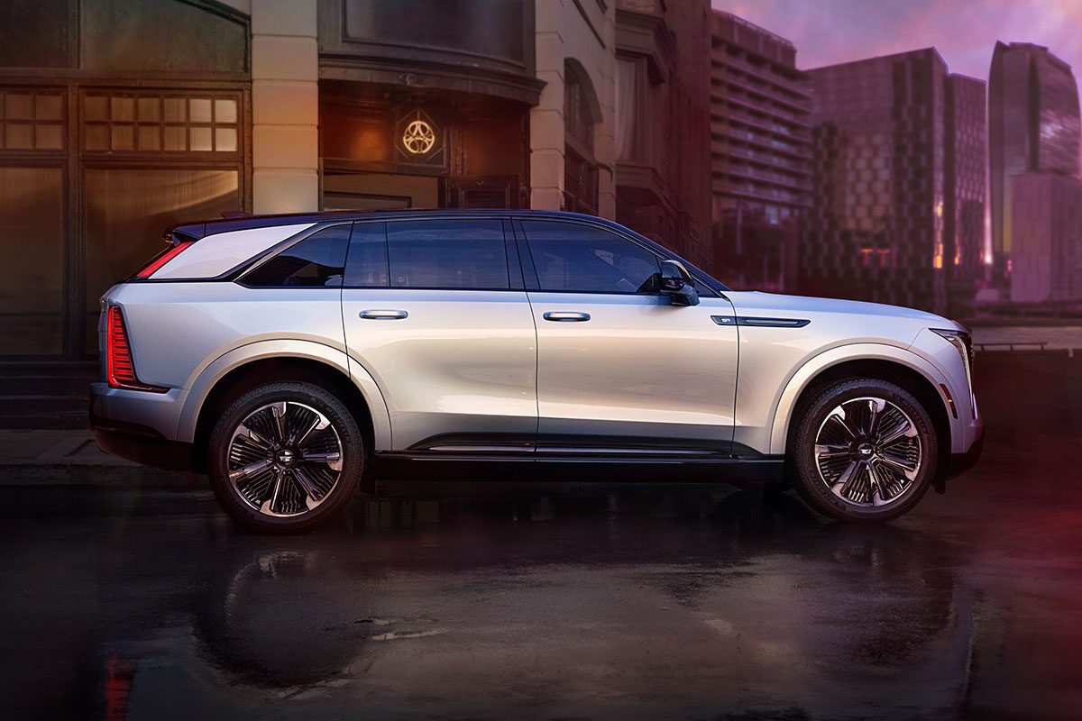 Side Profile of the 2025 Cadillac ESCALADE IQ
