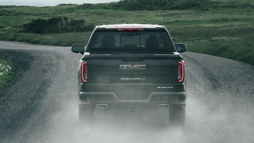 2023 GMC sierra Performance :  Automatic rear differential locking system
