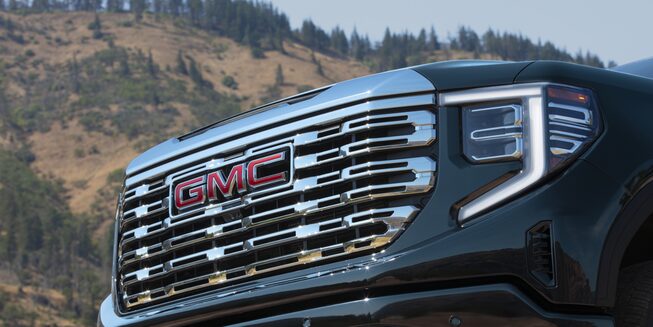 2023 GMC Sierra Photography: Exterior Static 3/4 Front