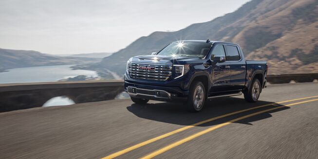 2023 GMC Sierra Photography: Trailering