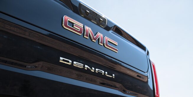 2023 GMC Sierra Photography: Exterior Static 3/4 Front