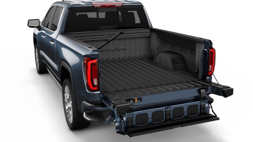 2023 GMC sierra Trim: Full-Width Step