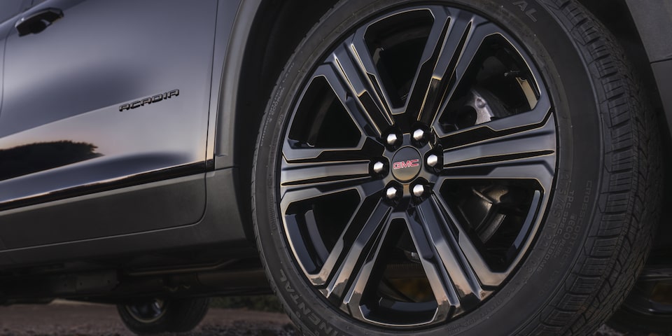Close-up of the Black Rims on the 2025 GMC Acadia