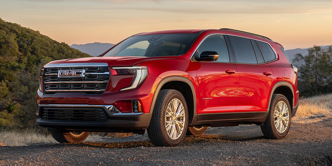 Close-up of the Tire and Wheel on the 2026 GMC Acadia Elevation Mid-Size SUV