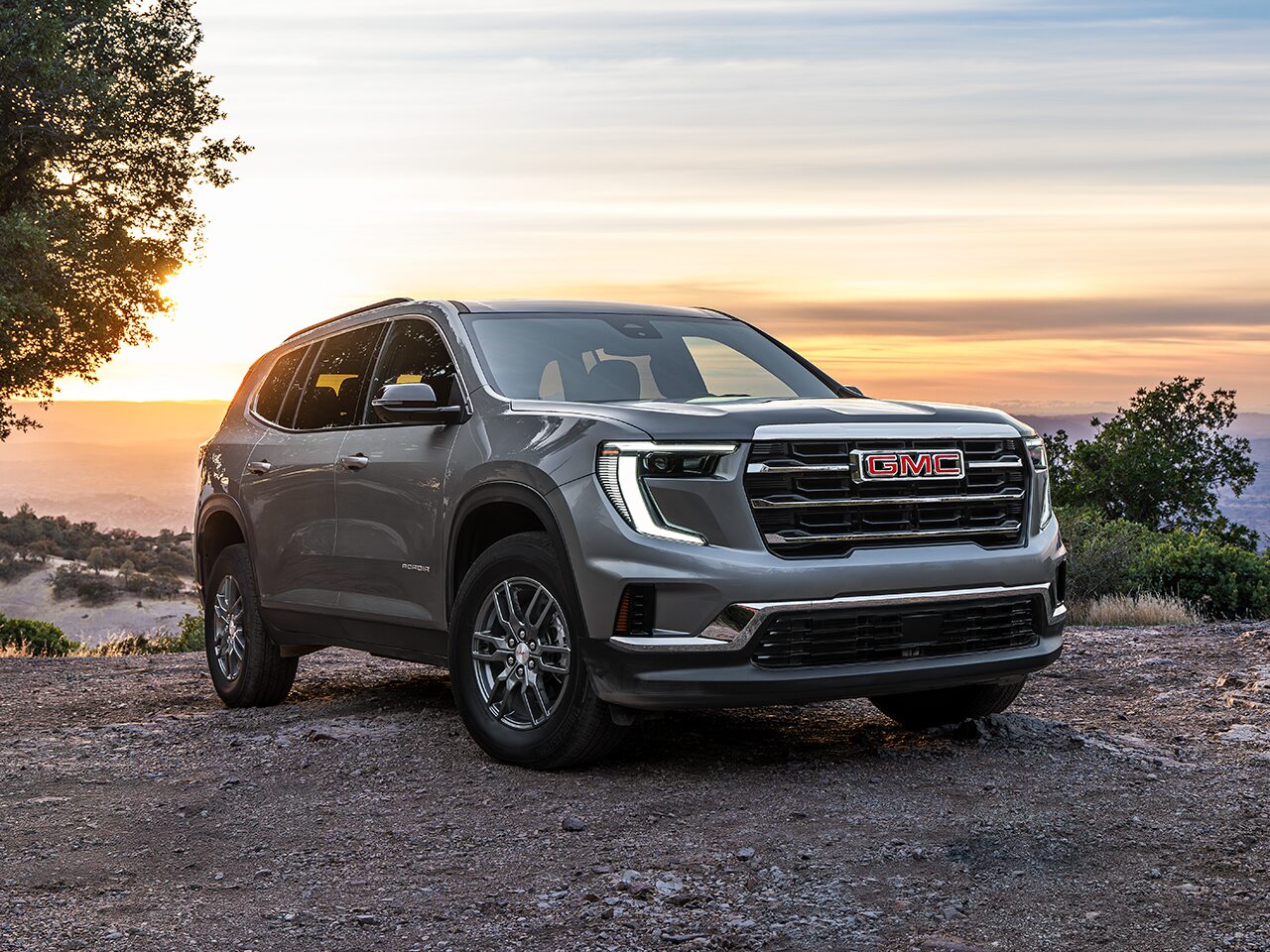 Front Three-Quarters View of the 2026 GMC Acadia Elevation Mid-Size SUV