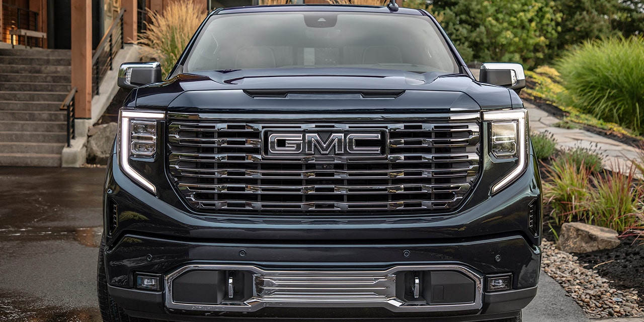 Front Exterior View of the 2026 Sierra Denali Ultimate in Vader Chrome